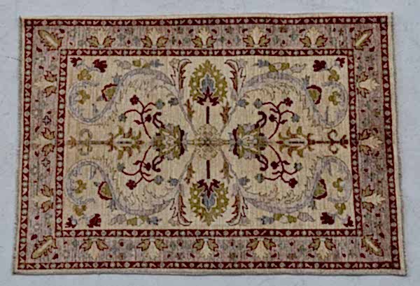 9347 ANTİK UŞAK HALI